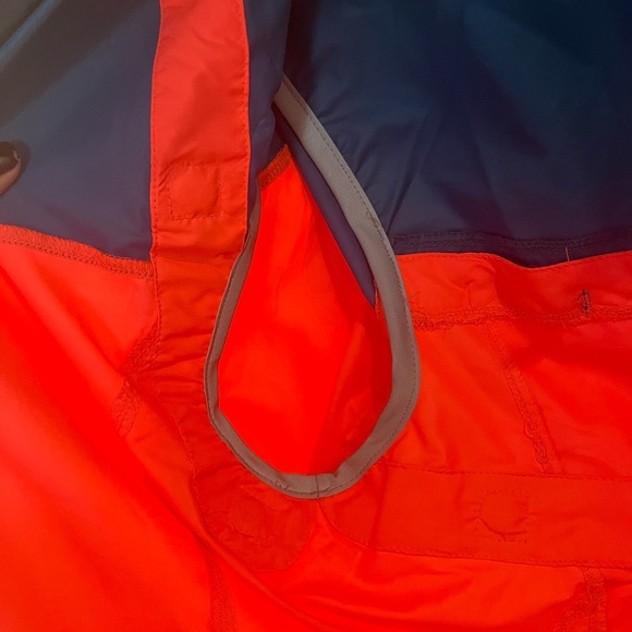 SUGOI Navy and Neon Pink Cycling Jacket-versa full zip 2/1 magnetic - Picture 3 of 14